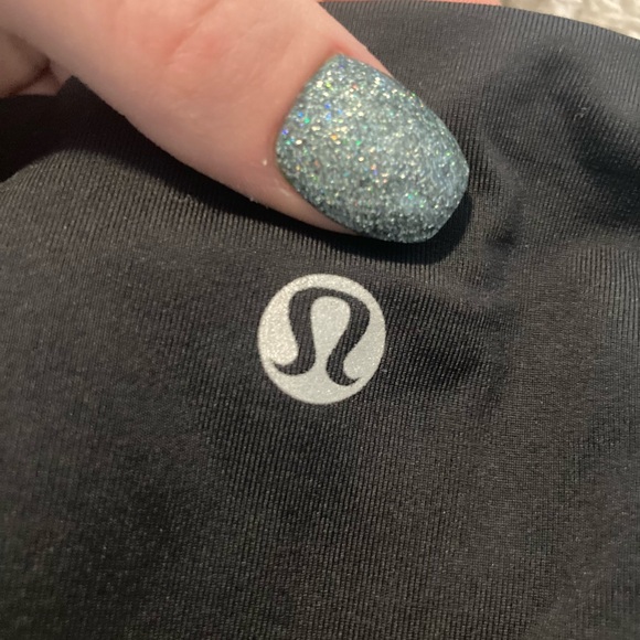 EUC! Lululemon capris 4 - Picture 8 of 9